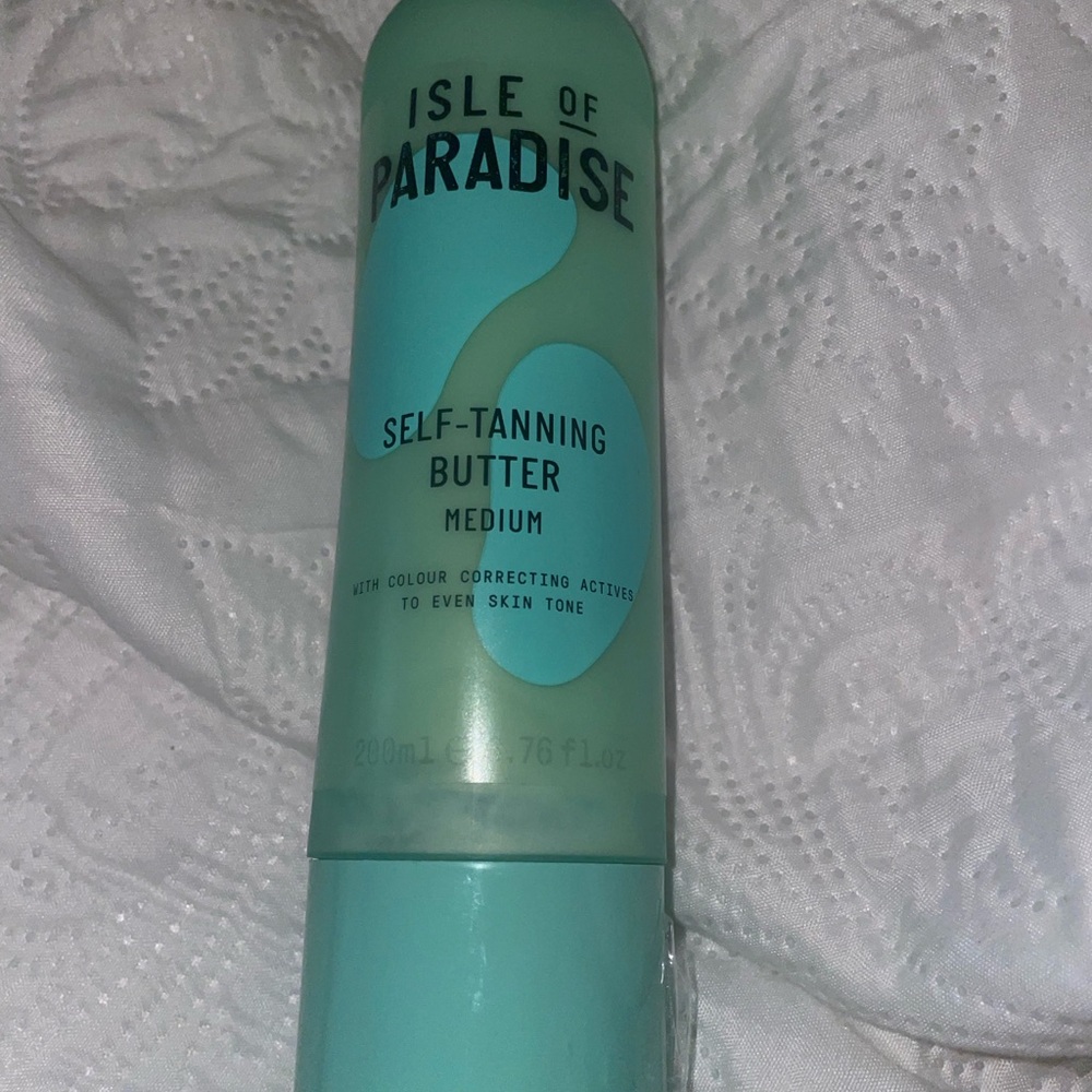 Isle of Paradise Medium Self-Tanning Butter in Aqua
